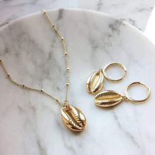 Load image into Gallery viewer, Artilady shell choker necklace gold chain necklace Cowrie boho jewelry for women party gift drop shipping - 200000162