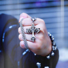 Load image into Gallery viewer, green stone Stainless Steel pendant necklace man power glory compass Jewelry
